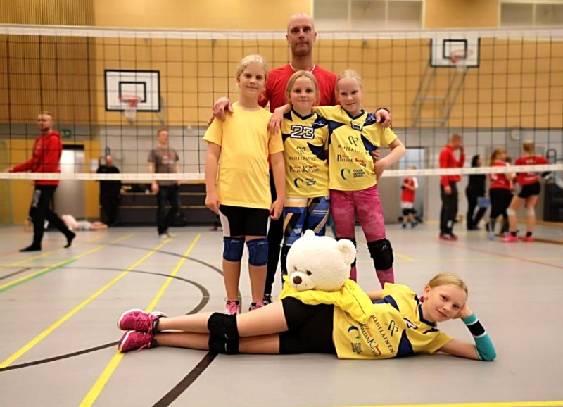 E-tyttöjen joukkue Pantterit